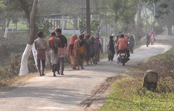 Workers of Manu Valley Tea garden at Kailashar boycotts work on Monday